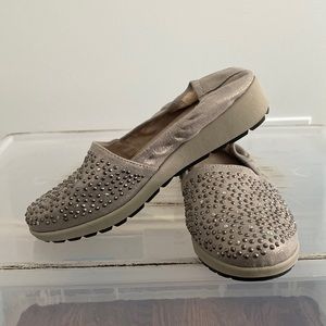 White Mountain shoes, silver with sparkly rhinestones.